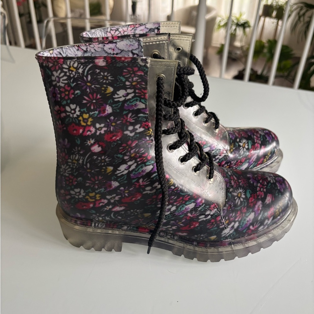 Dirty Laundry Floral Winter Boots